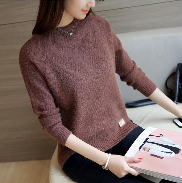 Elegant knitted pullover for women with textured fabric Lune London