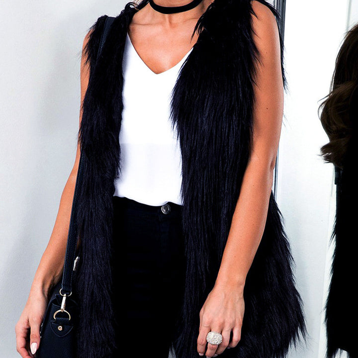 Elegant ladies faux fur vest with trendy cut Lune London