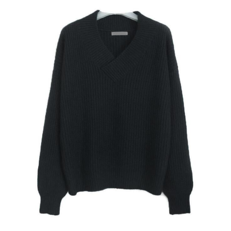 Oversized casual knit sweater for ladies with V-neck Lune London