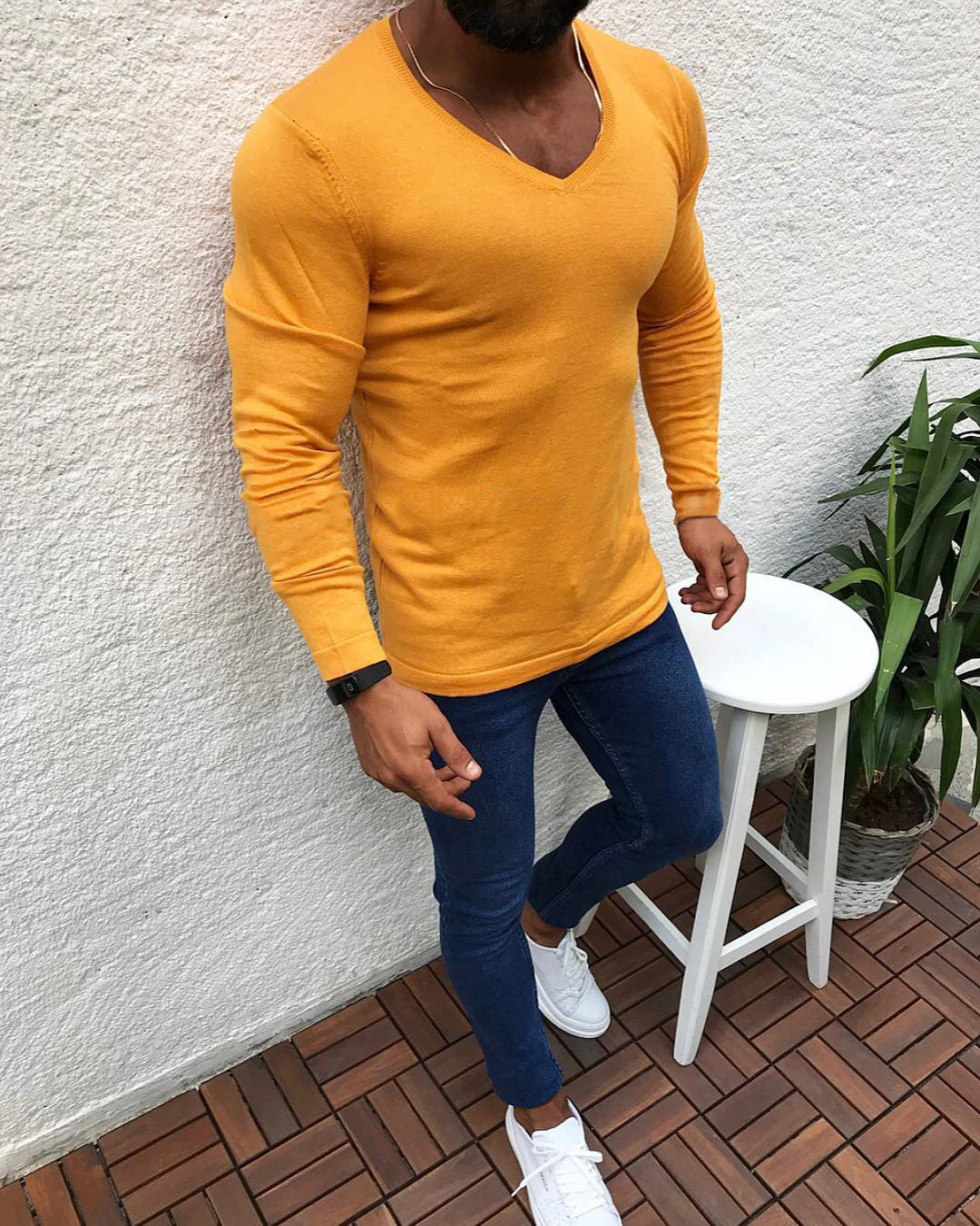 Men's fitted cotton t-shirt with V-neck Lune London