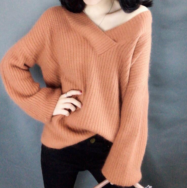 Oversized casual knit sweater for ladies with V-neck Lune London