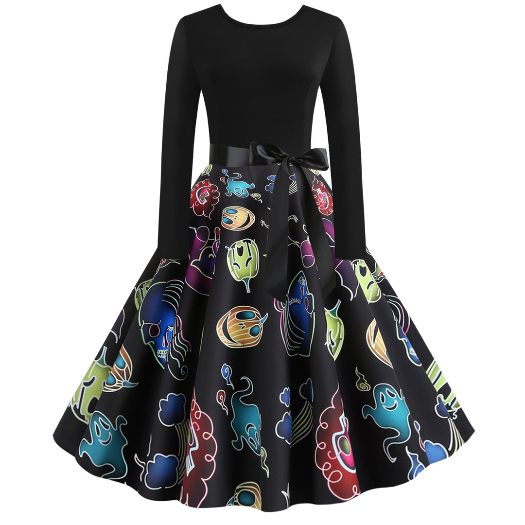 Robe swing pour femmes avec un design de fantôme ludique et une jupe qui tourne Chic & Stil