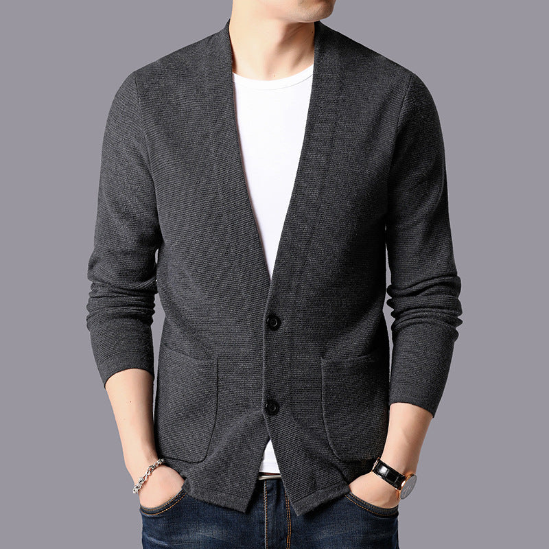 Trendy knitted jacket for men with practical pockets and elegant V-neck Lune London
