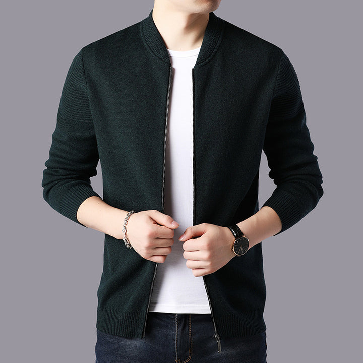 Trendy knitted jacket for men with practical pockets and elegant V-neck Lune London