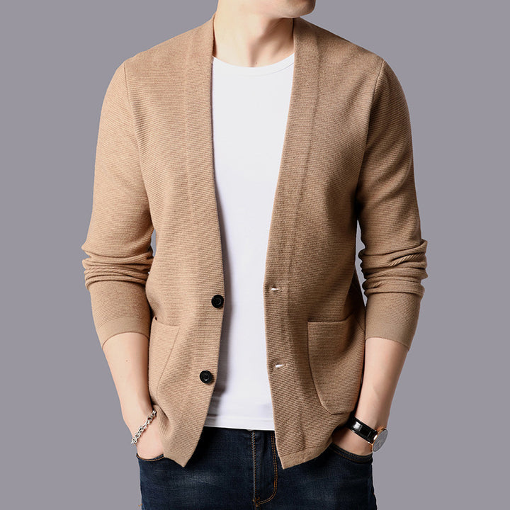 Trendy knitted jacket for men with practical pockets and elegant V-neck Lune London