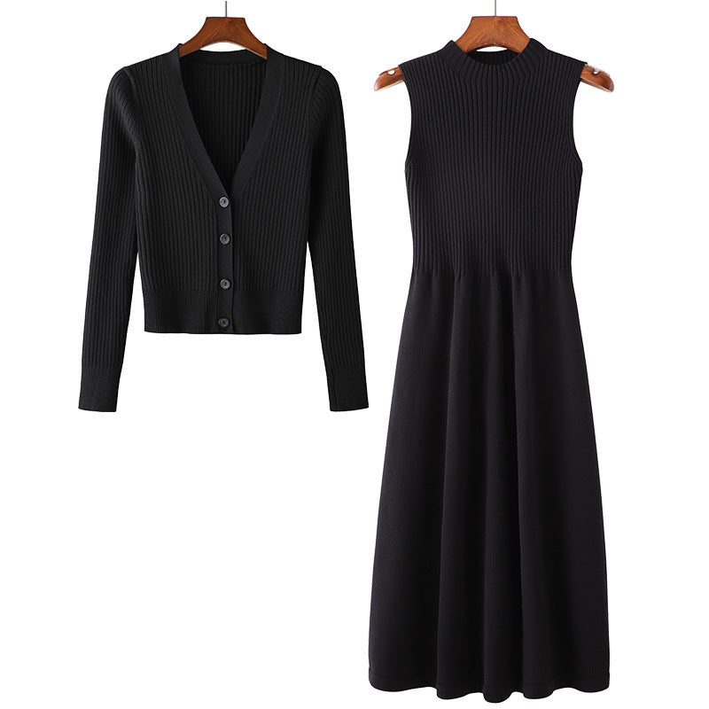 Ensemble en tricot pour femmes avec décolleté en V et fine structure en rib Chic & Stil