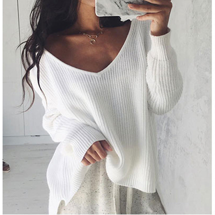 V-neck sweater for women with a relaxed fit and structured material Lune London