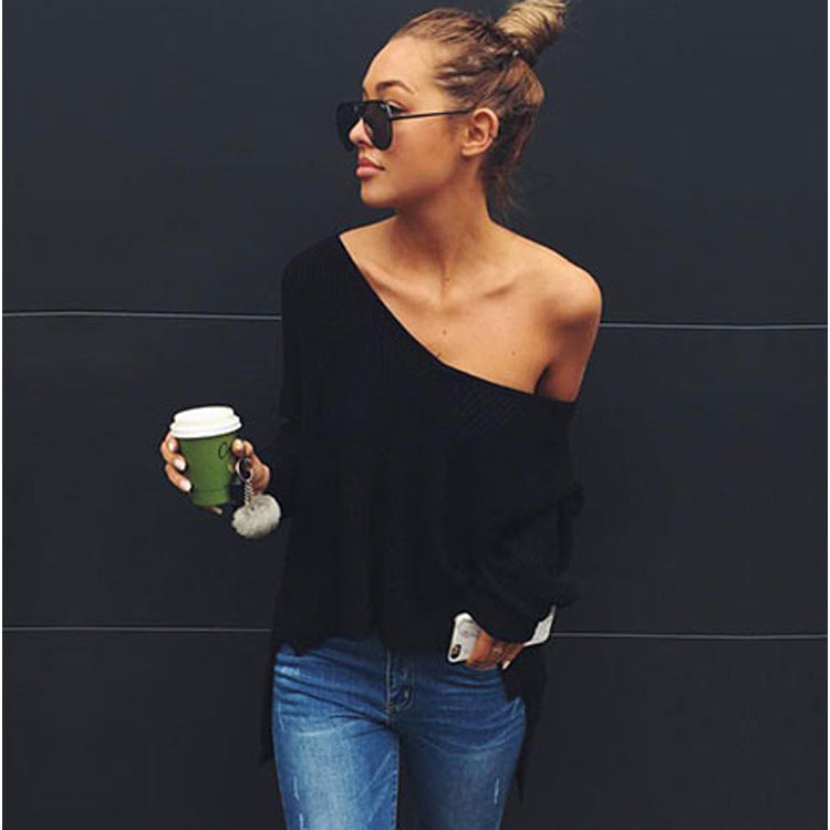 V-neck sweater for women with a relaxed fit and structured material Lune London