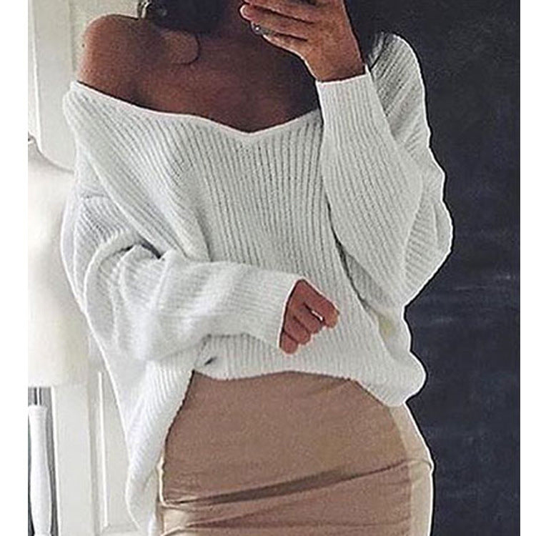 V-neck sweater for women with a relaxed fit and structured material Lune London