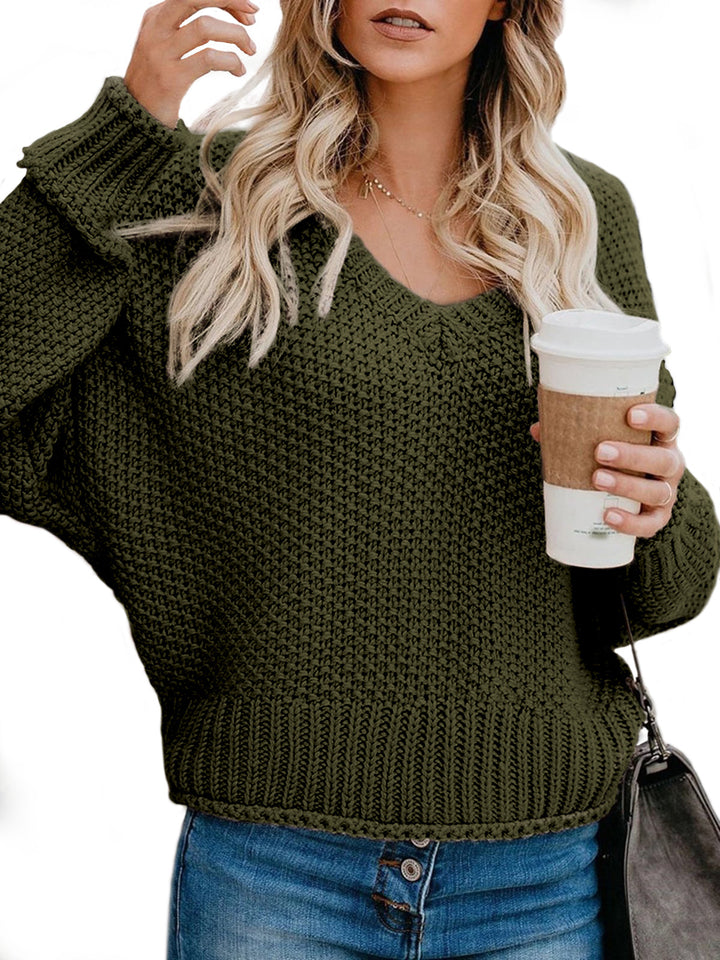 Chunky knit sweater for women with V-neck and relaxed fit Lune London