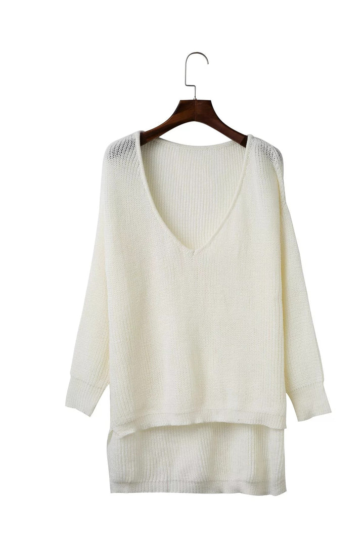 V-neck sweater for women with a relaxed fit and structured material Lune London