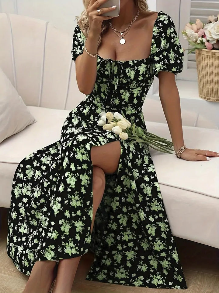 Lune London | Chic dress with puff sleeves in A-line style with floral print