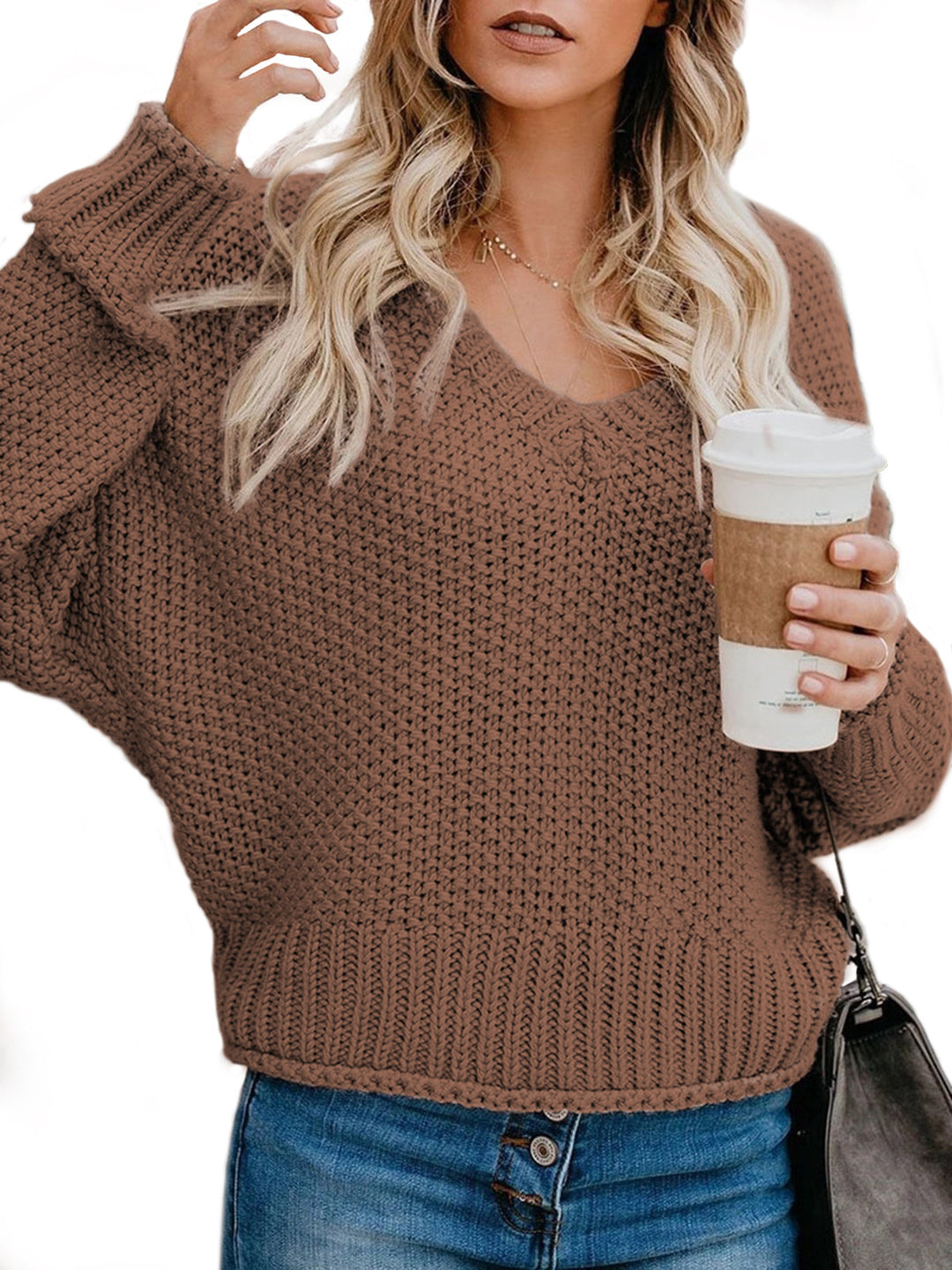 Chunky knit sweater for women with V-neck and relaxed fit Lune London