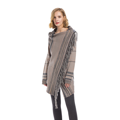 Women's knitted poncho with fringes Lune London
