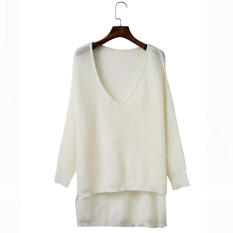 V-neck sweater for women with a relaxed fit and structured material Lune London
