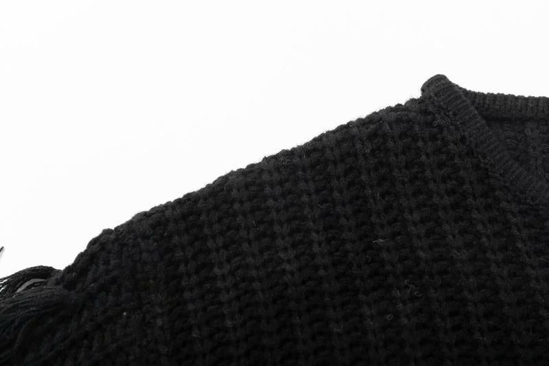 Women short knitted sweater with fringes Lune London