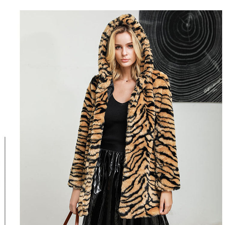 Women's faux fur jacket with tiger stripe pattern Lune London