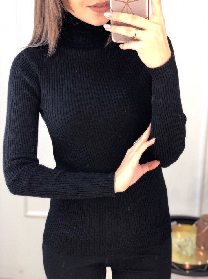 Women's Fine Turtleneck Sweater with Ribbed Structure and Figure-Hugging Cut Lune London