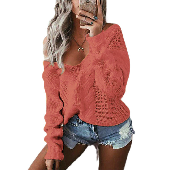 Chunky knit sweater for women with a V-neck design and a casual chic look