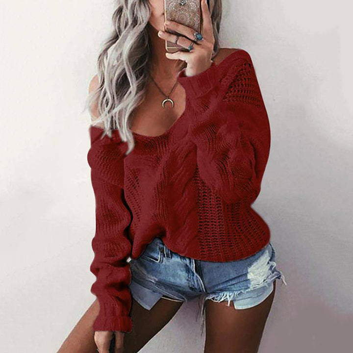 Chunky knit sweater for women with a V-neck design and a casual chic look