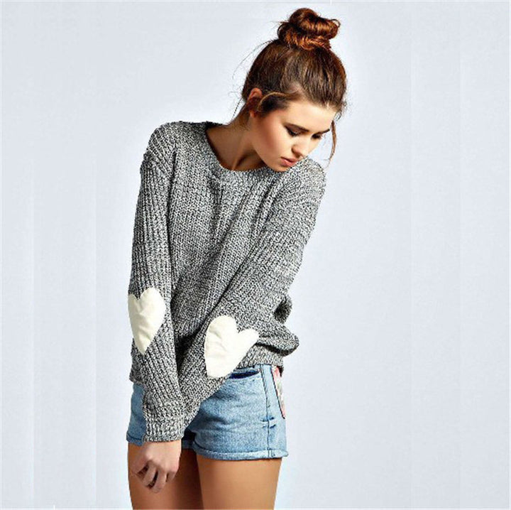 Casual oversized knit sweater for women with heart-shaped appliqués Lune Londonl