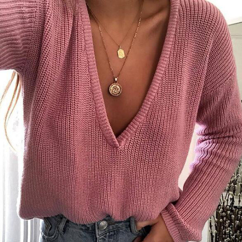 Thick knit sweater for women with a deep V-neck and a relaxed fit Chic and Style