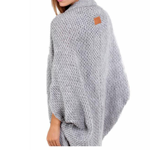 Casual knitted poncho for women with a loose fit and stylish details Lune London