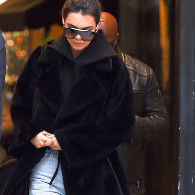 Chic and Stylish Women's Oversized Fleece-Look Coat