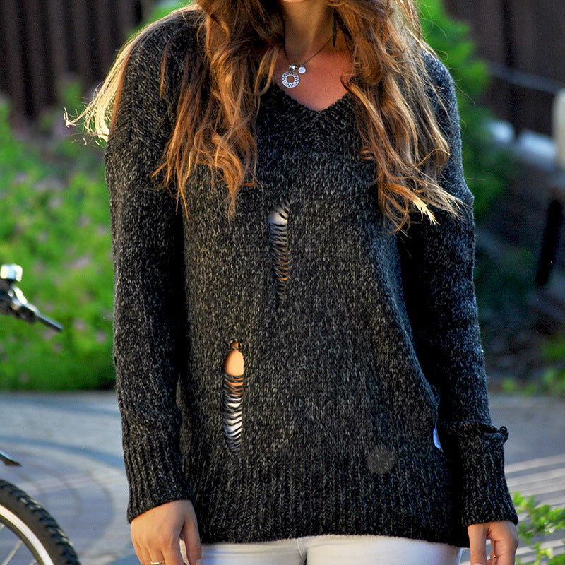 Thick knit sweater for women with an innovative cut and casual chic details