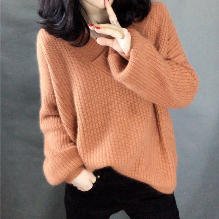 Women's knitted pullover with V-neck and voluminous sleeves Lune London