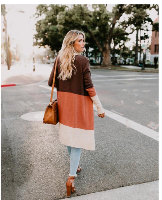 Cardigan en tricot à la mode pour femmes avec des rayures en blocs de couleur Chic & Stil