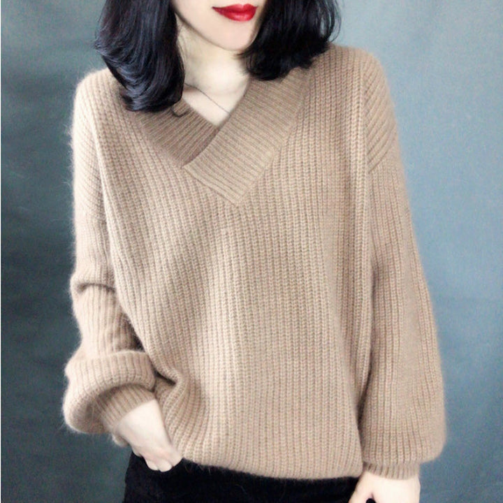 Women's knitted pullover with V-neck and voluminous sleeves Lune London