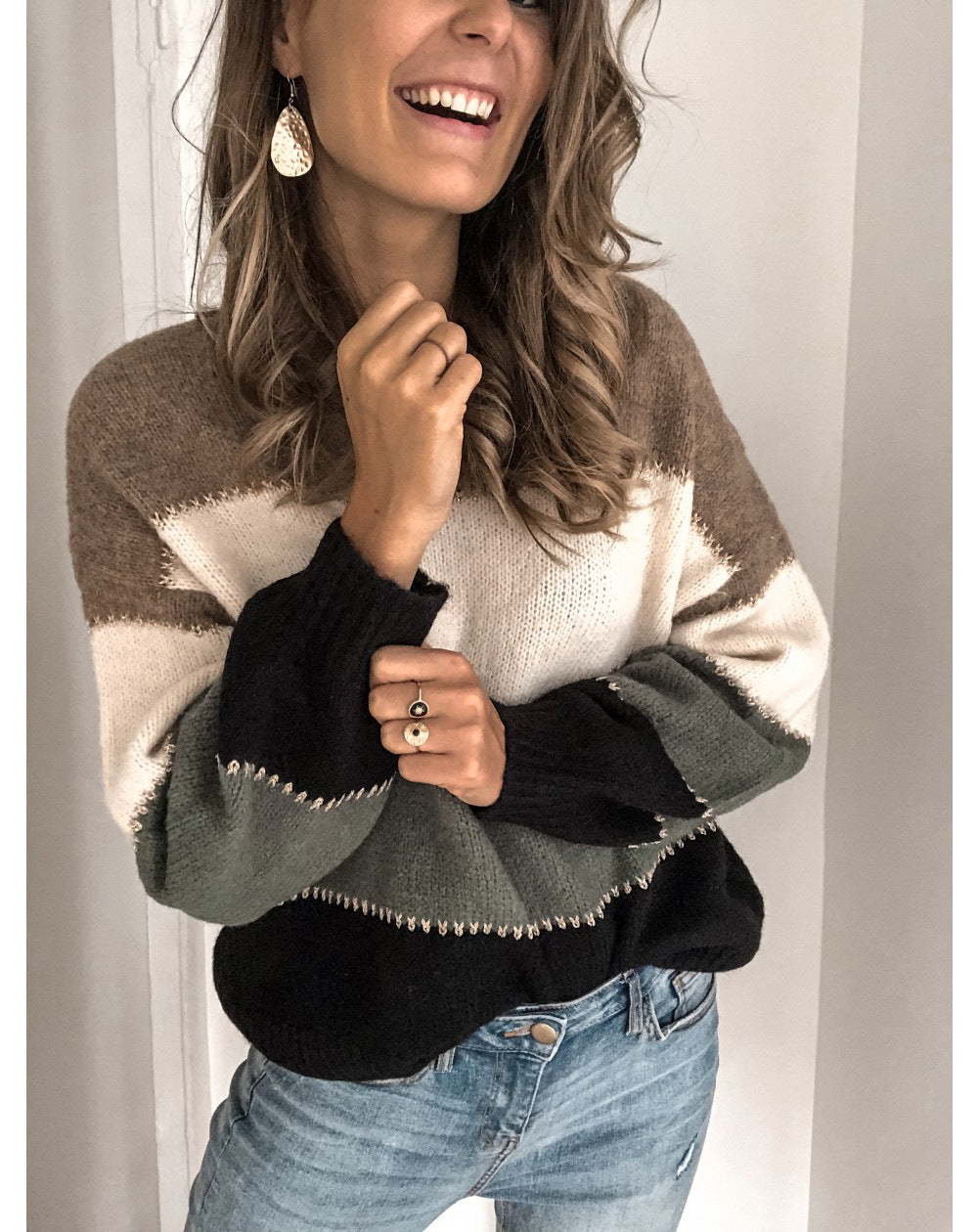 Women’s sweater with modern striped pattern and relaxed fit Lune London