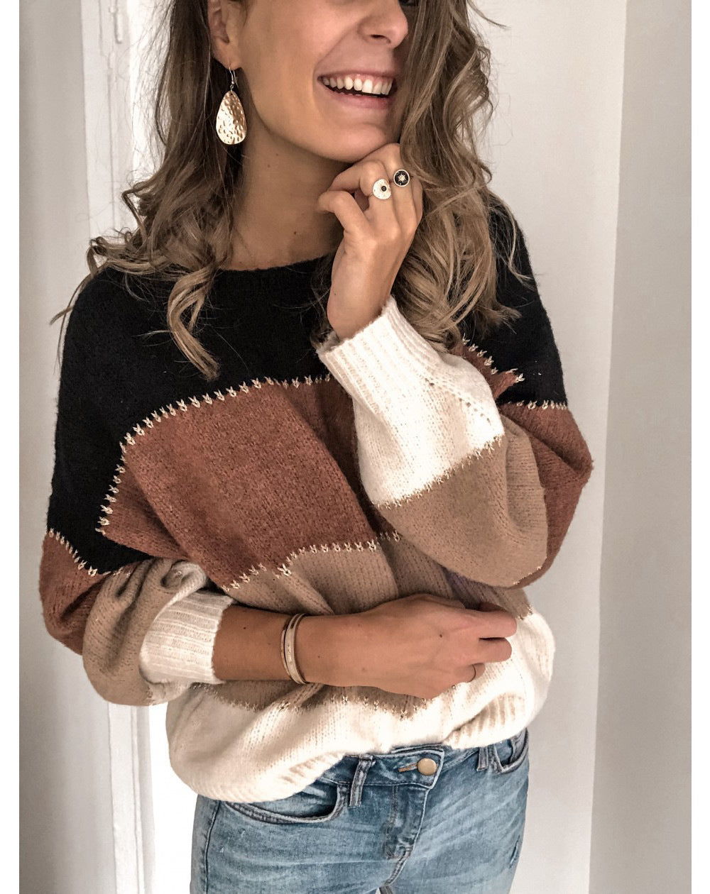 Women’s sweater with modern striped pattern and relaxed fit Lune London