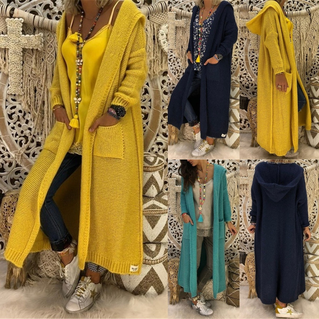 Knitted long sleeve women's coat with hood and pockets Chic und Stil