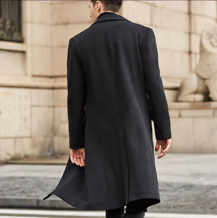 Elegant wool coat for men with a classic cut and luxurious interior lining Lune London