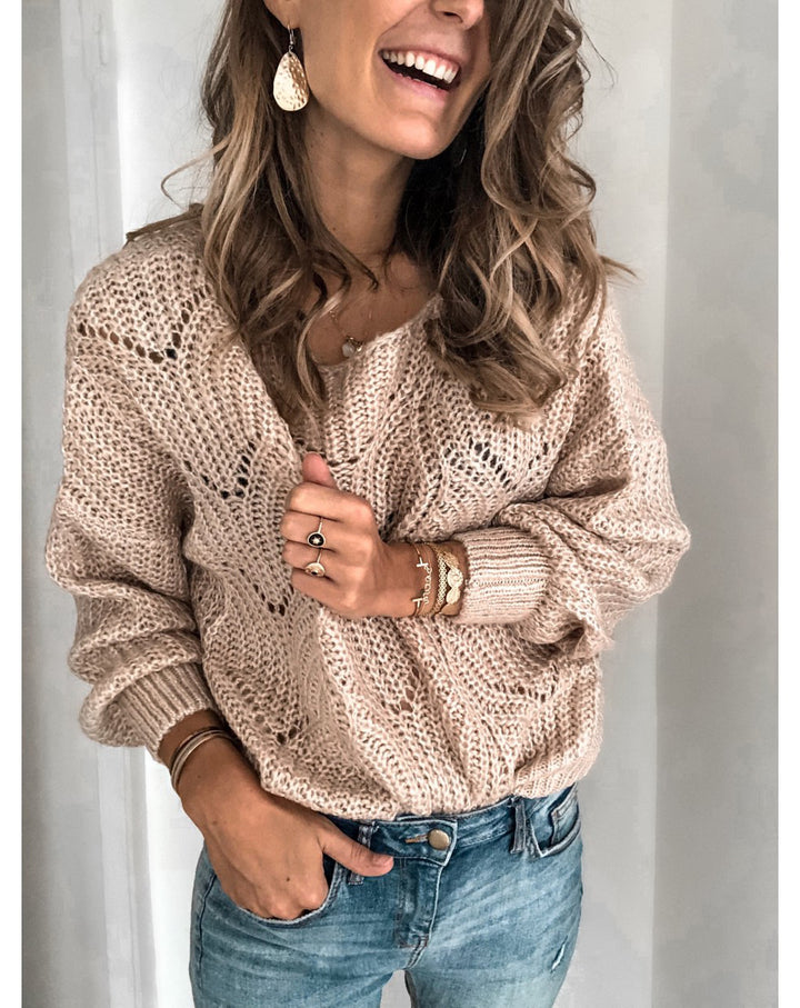 Thick knit sweater for women with a breathable stitch structure and a stylish modern braid design Lune London