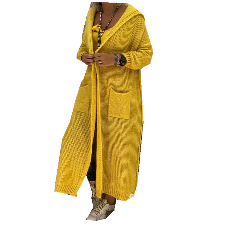 Knitted long sleeve women's coat with hood and pockets Chic und Stil