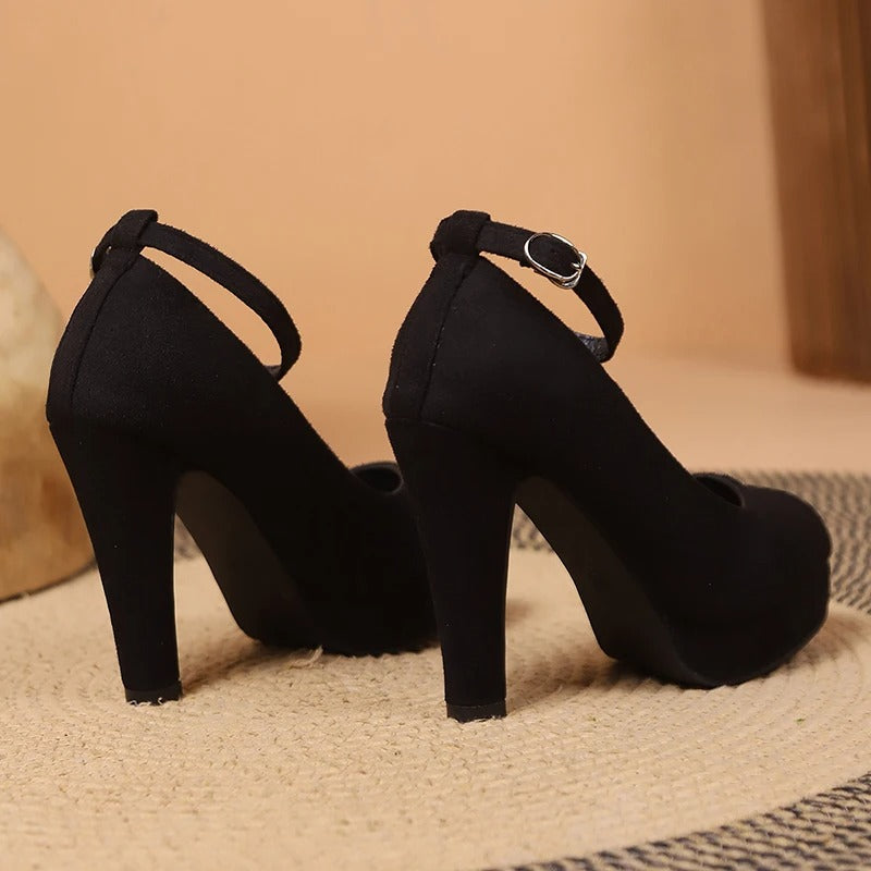 Lune London | Elegant and Seductive High-Heeled Shoes