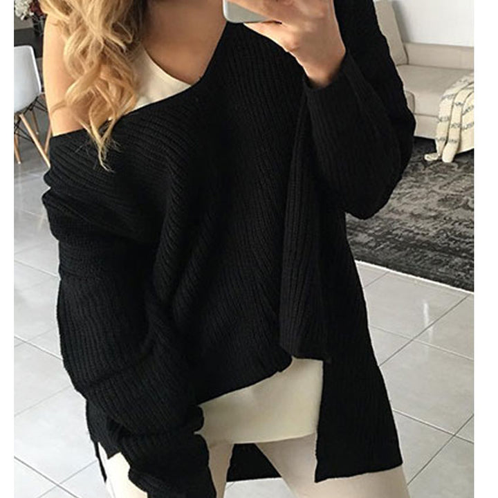 Casual knit sweater for women with plunging V-neck and open back Lune London