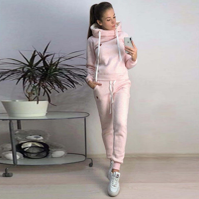 Ensemble sweat à capuche et jogger Chic & Stil pour femmes