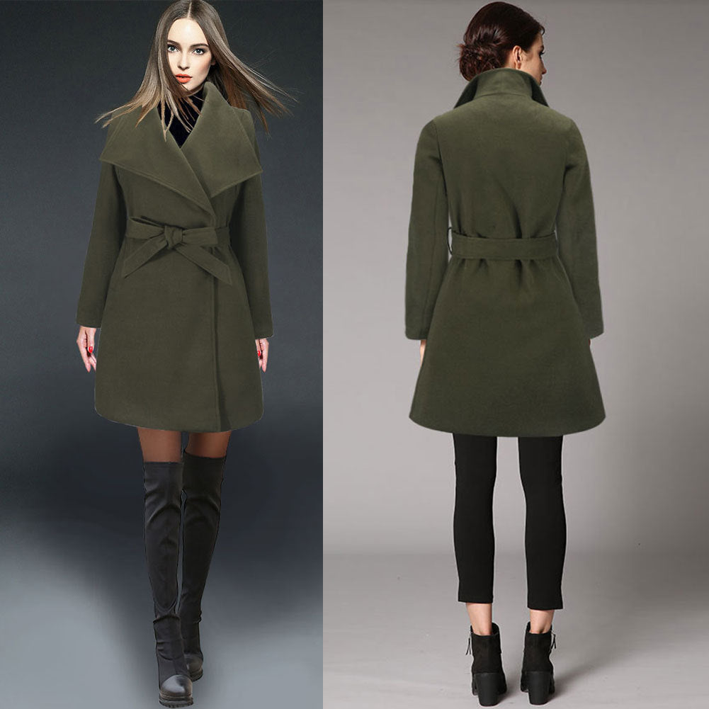 Women Elegant coat with large collar and tied belt at the waist Lune London