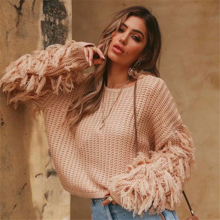 Chunky knit sweater for women with a trendy fringe design and a relaxed fit Lune London