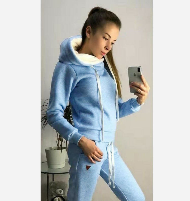 Ensemble sweat à capuche et jogger Chic & Stil pour femmes