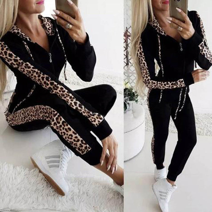 Women's sports set with a trendy leopard print Lune London