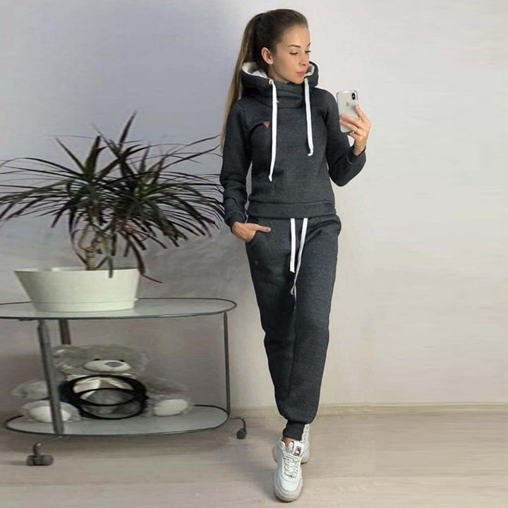 Ensemble sweat à capuche et jogger Chic & Stil pour femmes