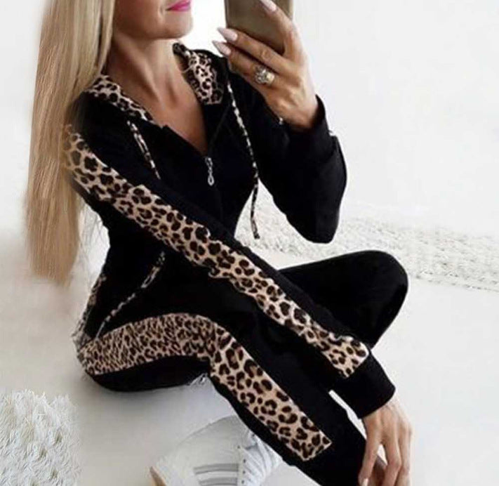 Women's sports set with a trendy leopard print Lune London