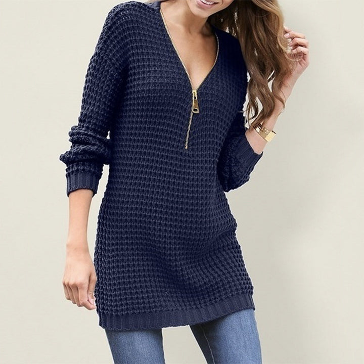 Knitted sweater for women with short zipper and embossed pattern Lune London