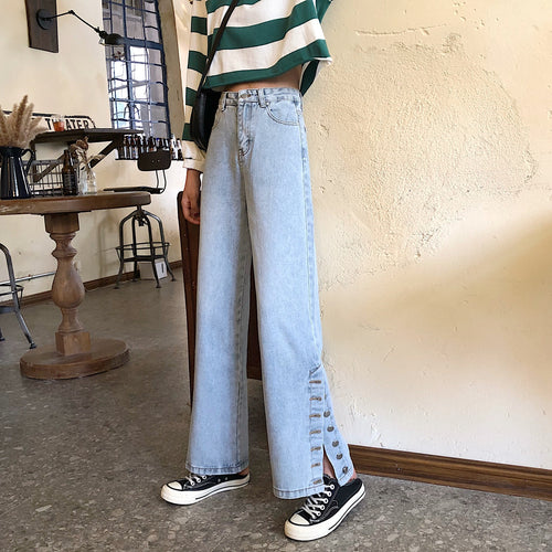 Jeans pour femmes à coupe large avec détails de boutons décoratifs Chic & Stil