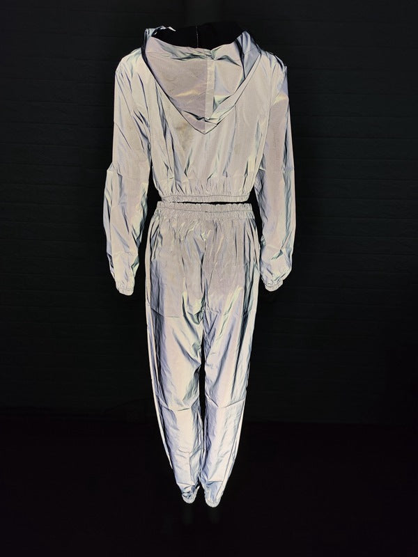 Women's sports set with modern design in high shine and elastic waist Lune London